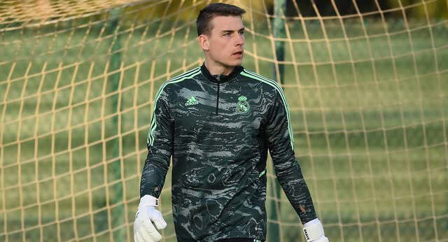 Escaparate (y mimos) para Lunin tras el palo de la Copa
