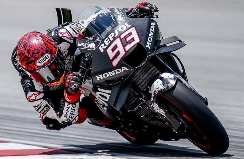 A falta de moto, Marc Márquez vuelve a sonreír con su físico
