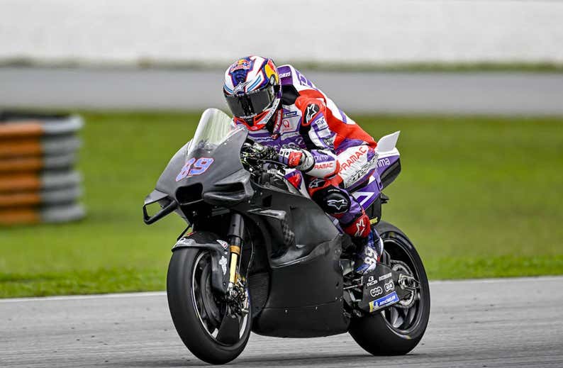 Jorge 'dark Horse' Martín cabalga como pocos en Sepang