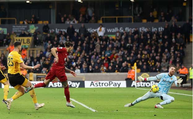 Darwin falla una ocasión ante el Wolves. GETTY