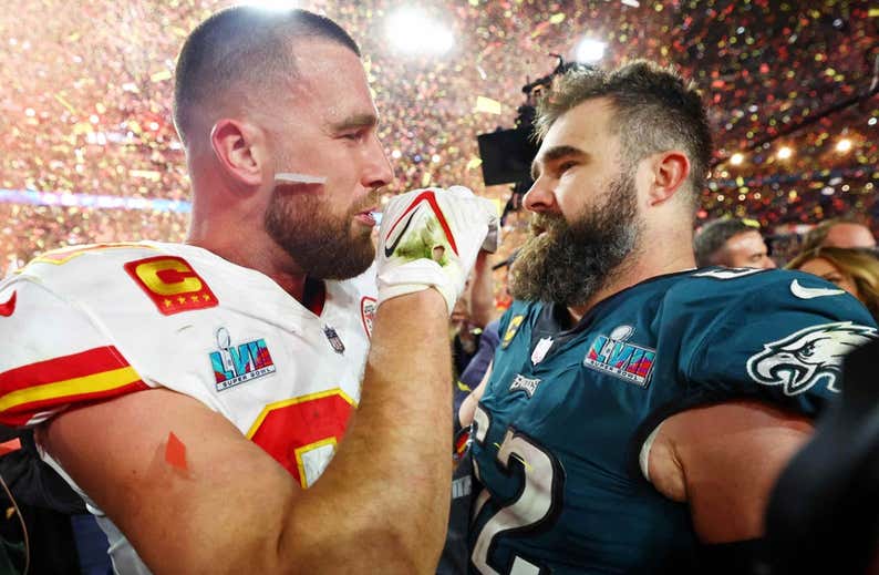 Los Kelce dejan la foto de la Super Bowl: lágrimas, una madre que reclama más llamadas y el triunfo de «Bambi»