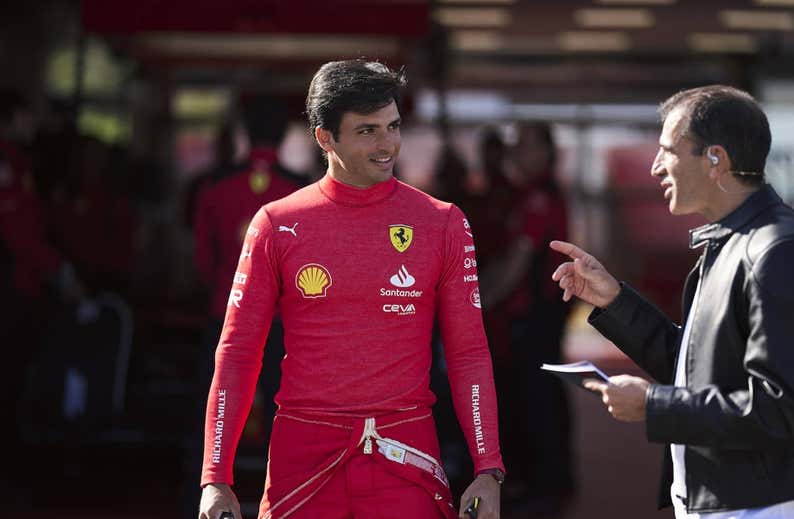 Los primeros pasos en la dirección correcta de Carlos Sainz y Ferrari
