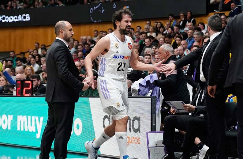 Chus Mateo: «Es bastante probable que Llull no vuelva a jugar en esta Copa»