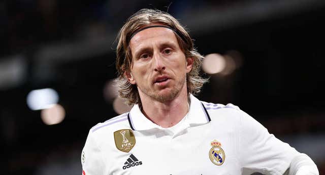 ¿Qué pasa con la renovación de Modric? Su estatus, las dudas del Real Madrid y el ofertón de Arabia