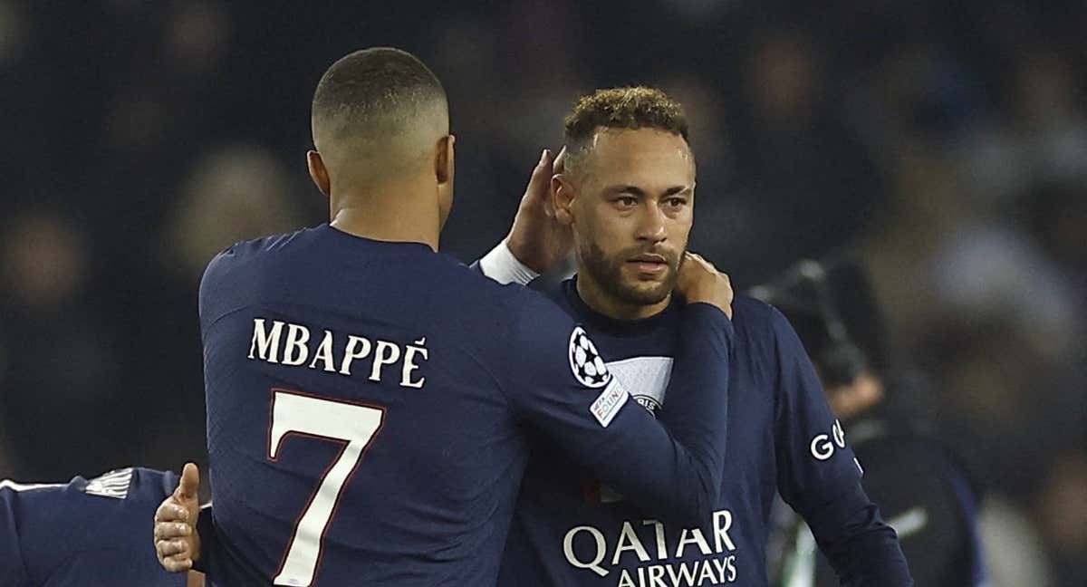 Neymar y Mbappé se saludan tras el encuentro ante el Bayern. /REUTERS