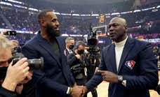 Michael Jordan cumple 60 años con la sombra de LeBron más cerca que nunca