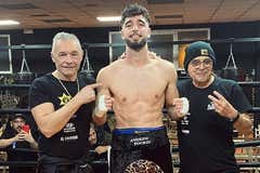 La saga de los Navarro continúa: el Cazador Jr. asombra al boxeo español
