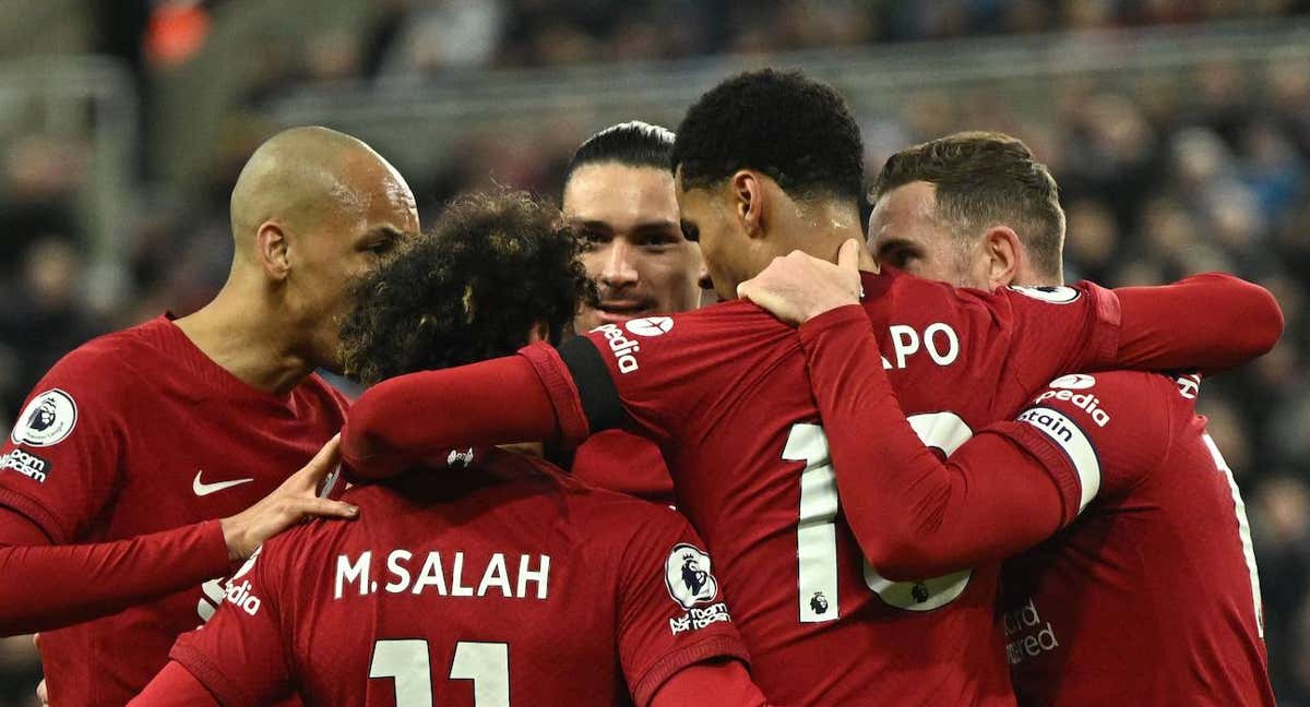 Los jugadores del Liverpool celebran el gol de Gakpo. /AFP