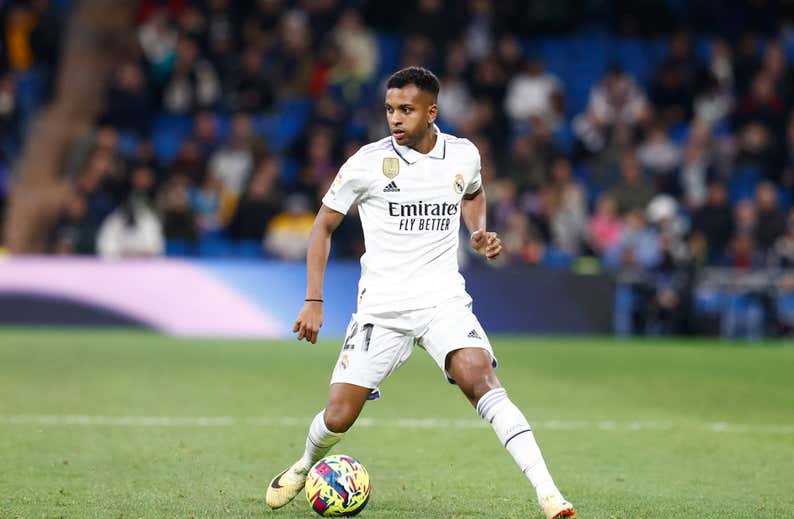 Ancelotti: «El minuto de silencio no es una falta de respeto a Vinicius, lo es a Turquía y Siria»