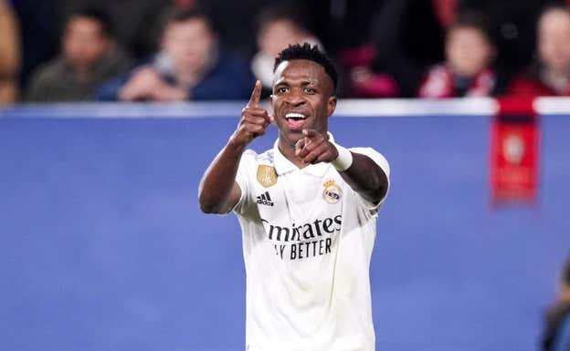 Vinicius, sonriente durante el partido ante Osasuna.  EP