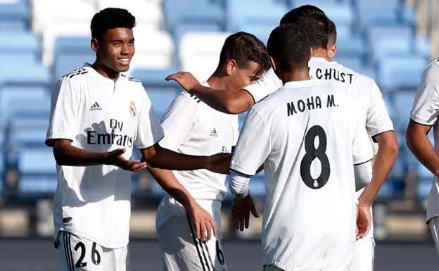 Marvin, Antonio Blanco y Víctor Chust, junto a Moha Moukhliss. Real Madrid