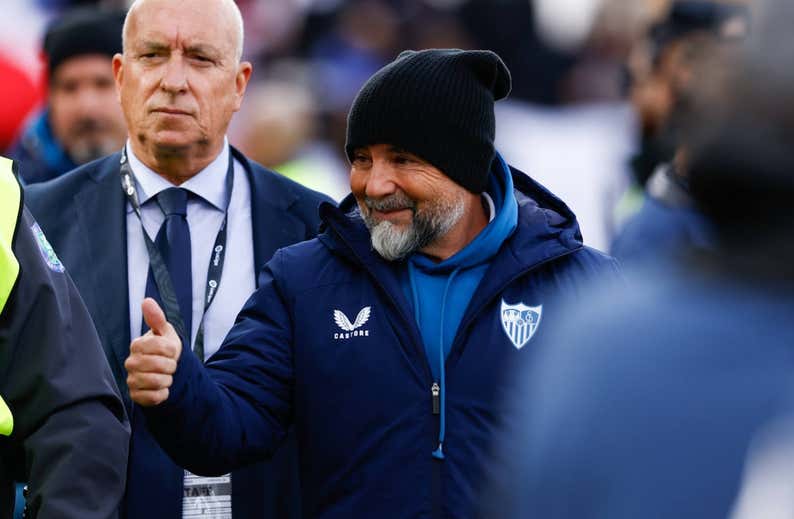 Sampaoli, sobre la entrada de Lejeune a Óliver: «Lo raro es que al VAR se le haya pasado esa jugada tan violenta»