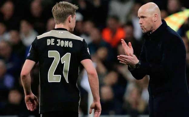 Ten Hag catapultó a Frenkie en el Ajax.  AGENCIAS