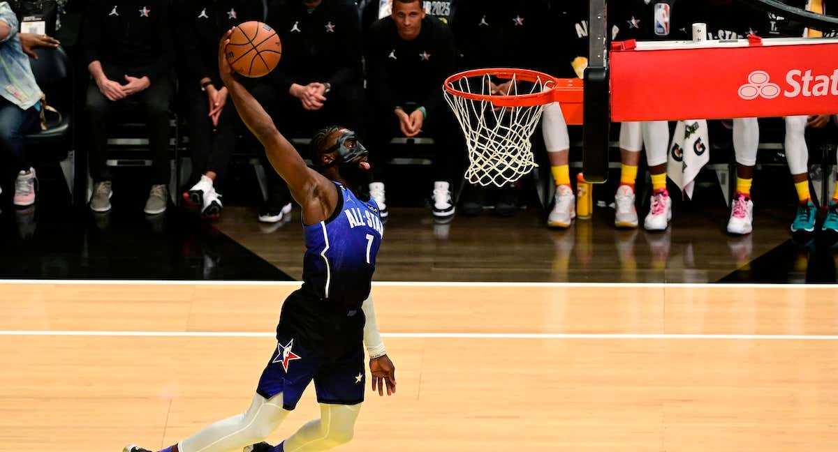 Jaylen Brown hace un mate en el All-Star de la NBA. /Reuters
