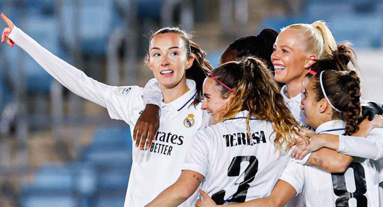 Las jugadoras del Real Madrid celebran un gol en la Liga F.