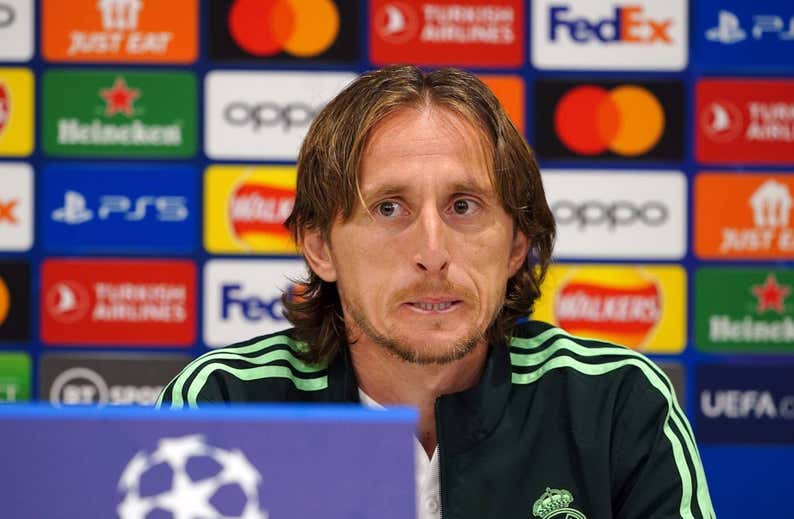 Diez segundos interminables que encierran todo lo que le duele a Modric