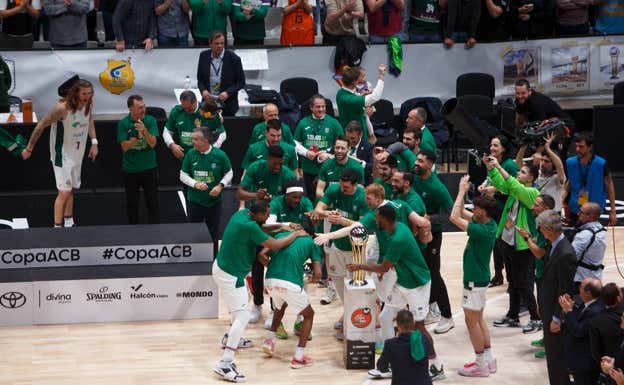 Unicaja celebra el título copero.  ACB MEDIA