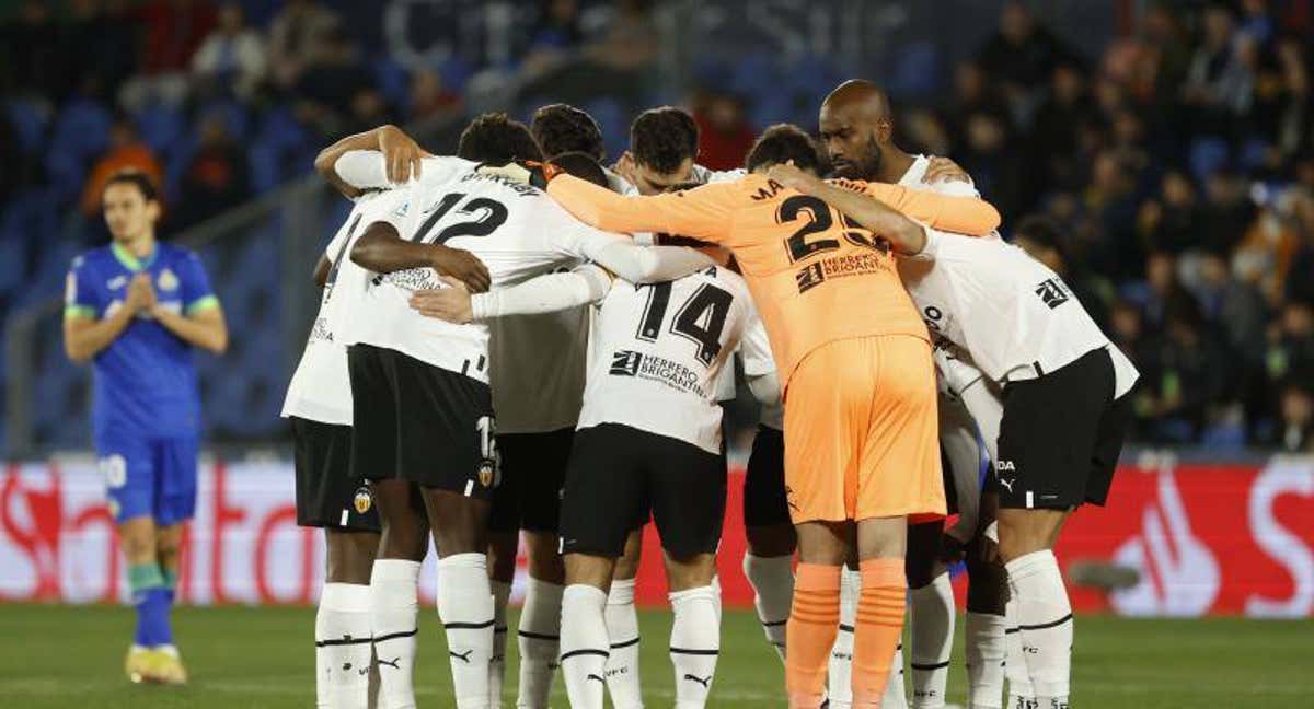 La plantilla del Valencia el Getafe. /EFE.