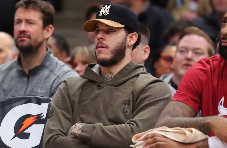 Lonzo Ball dice adiós a la temporada y nadie sabe cuándo volverá a jugar