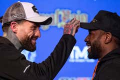 Floyd Mayweather - Aaron Chalmers: horario España, tv, cartelera y cómo ver el boxeo