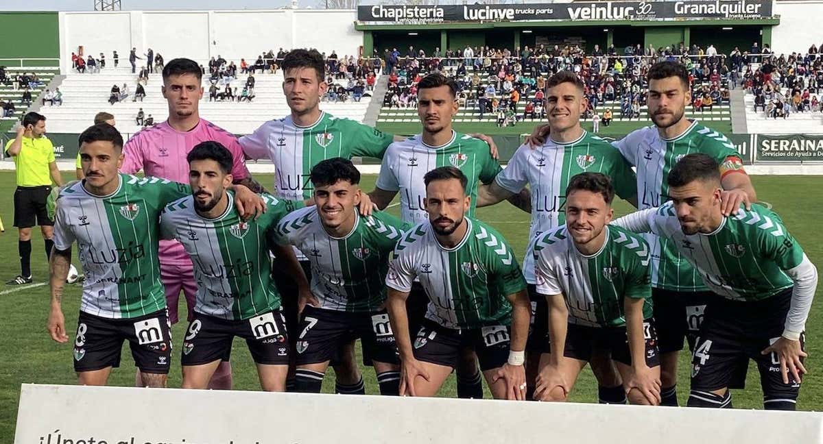 El Antequera antes de un partido en el Maulí. /@AntequeraCF