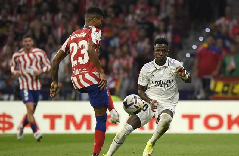 Ancelotti duda en el medio y Llorente puede ser la sorpresa de Simeone