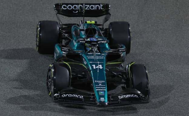 Fernando Alonso, durante los test de Baréin.  EFE