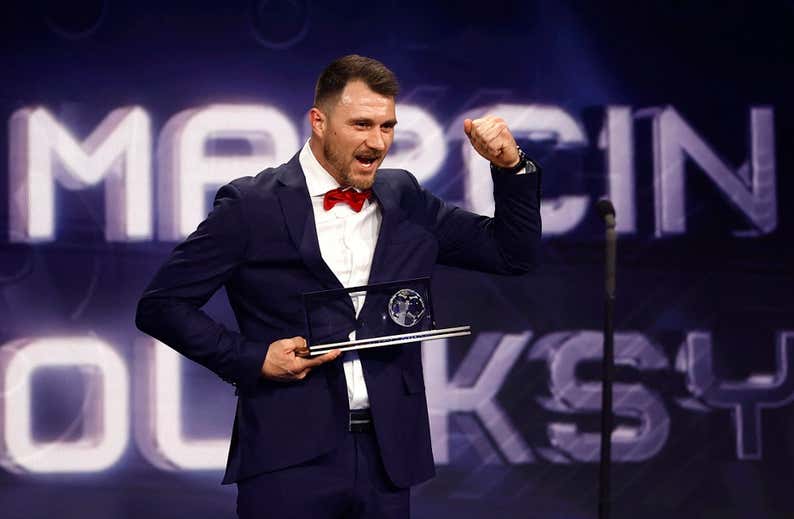 Marcin Oleksy perdió una pierna y ahora gana el Puskas: «Tuve miedo a morir»