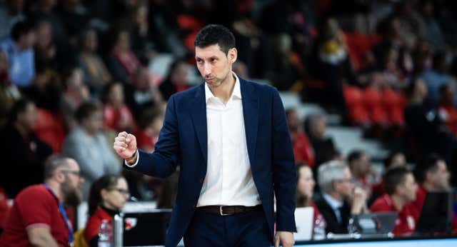 Perfumerías Avenida emerge de nuevo con Pepe Vázquez a los mandos