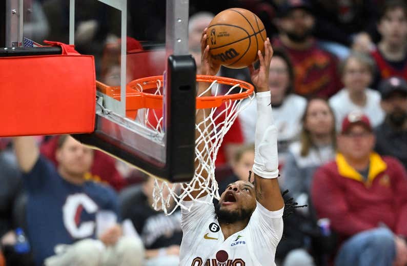 Qué altura tiene una canasta de baloncesto