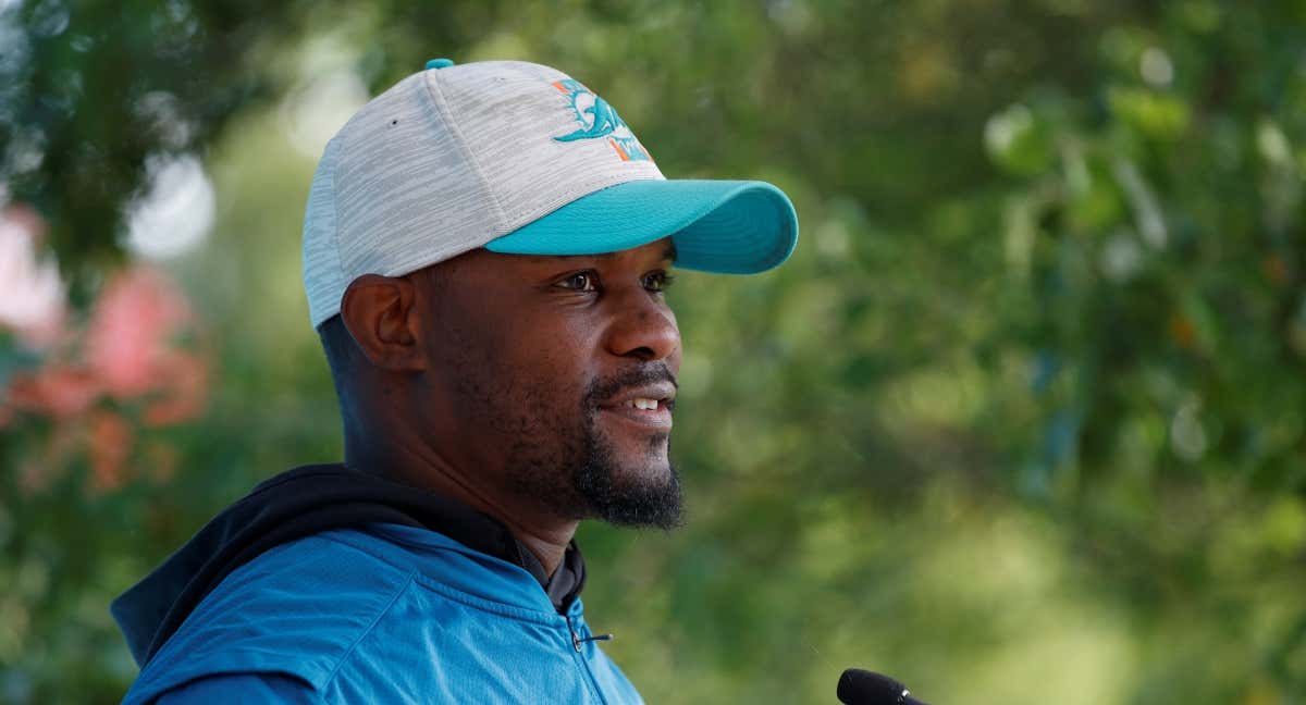 Brian Flores en su etapa como entrenador de los Miami Dolphins. /Reuters