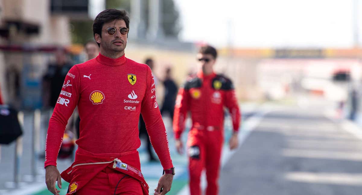 Carlos Sainz y Charles Leclerc, durante la pretemporada de F1 2023 en Baréin. /Ferrari