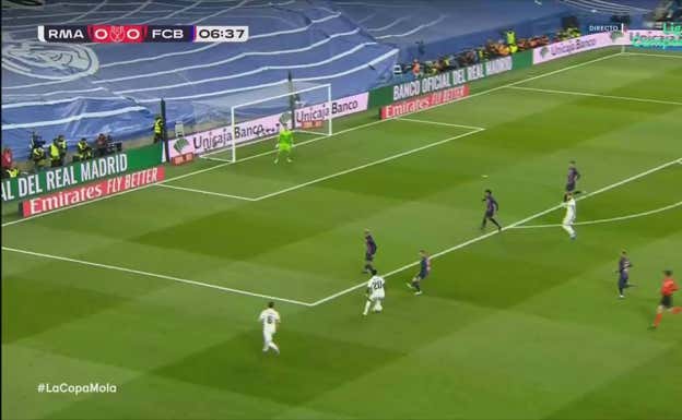 El plan anti Vinicius de Xavi fue más allá de Araujo