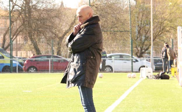 Juan Señor, durante el último entrenamiento. Pontevedra CF