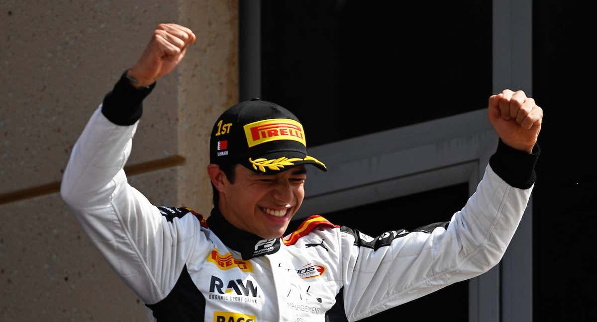 Pepe Martí celebra su primera victoria en la FIA F3 en Baréin. /Getty Images
