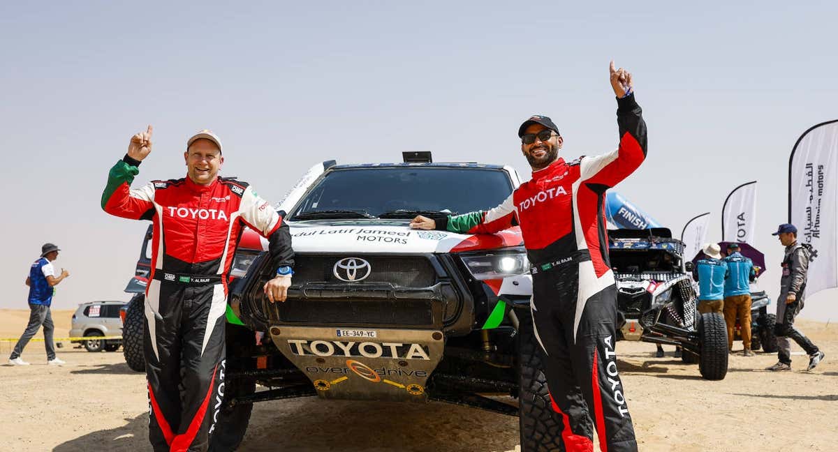 Yazeed Al Rajhi y TImo Gottschalk, ganadores del Abu Dhabi Desert Challenge. /A.S.O.