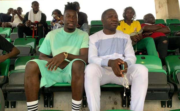 André y Christo Onana juntos.  ÉCLAIR SAA