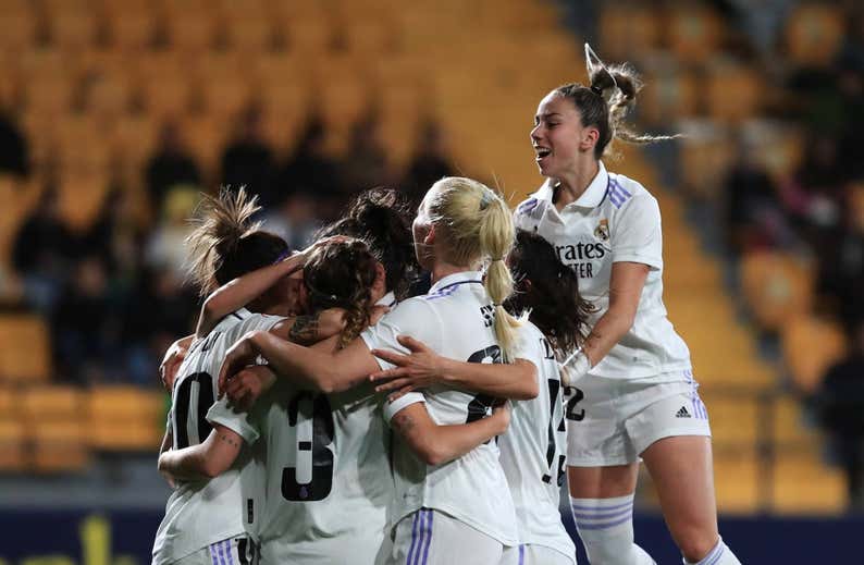Linda Caicedo coge galones.. y ya salva al Madrid del desastre