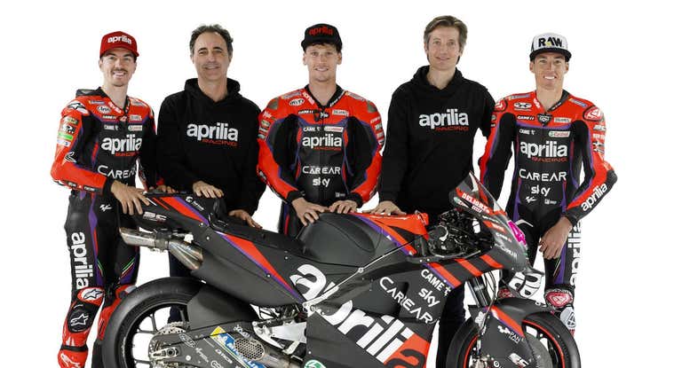 Viñales, Savadori y Espargaró, en la presentación de Aprilia.