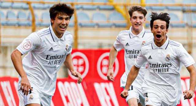 Primer éxito para Arbeloa: ‘su’ Madrid supera al Almería y sigue brillando