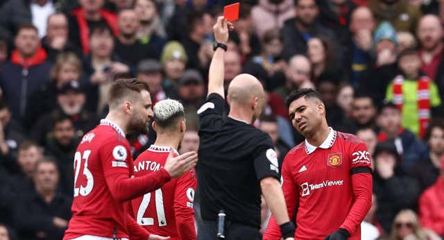 La norma por la que Casemiro será sancionado cuatro partidos por su roja