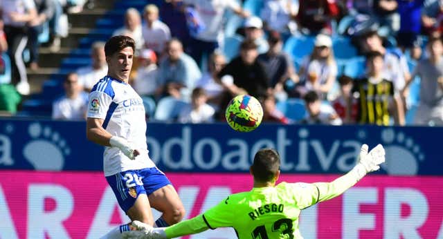Giuliano Simeone se inventa el gol del año en Segunda División
