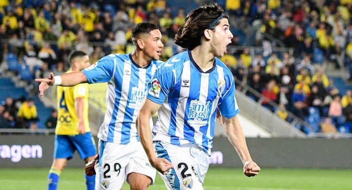 Álex Calvo celebra su gol en su debut con el Málaga./Instagram: @alexcalvo_7