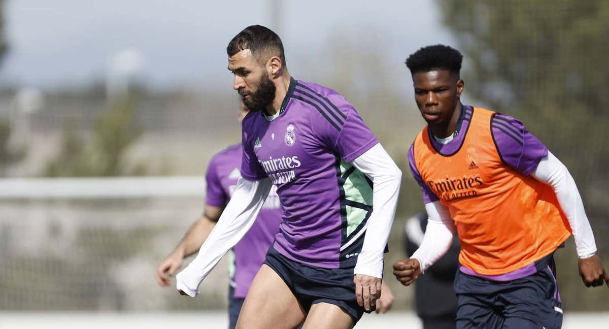 Karim Benzema, en el entrenamiento de ayer junto a Tchouameni./GETTY