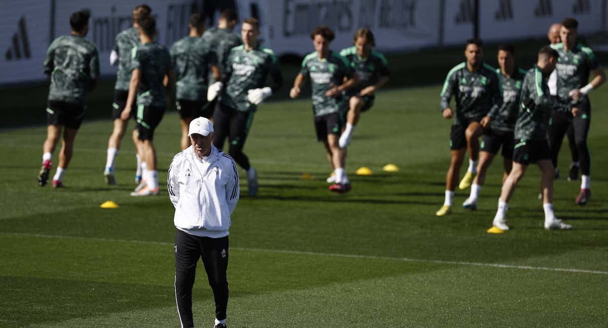 Ancelotti, durante un entrenamiento con el Real Madrid.