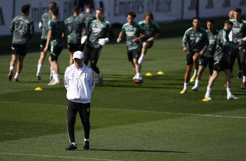 Los onces de Ancelotti y Klopp de hoy
