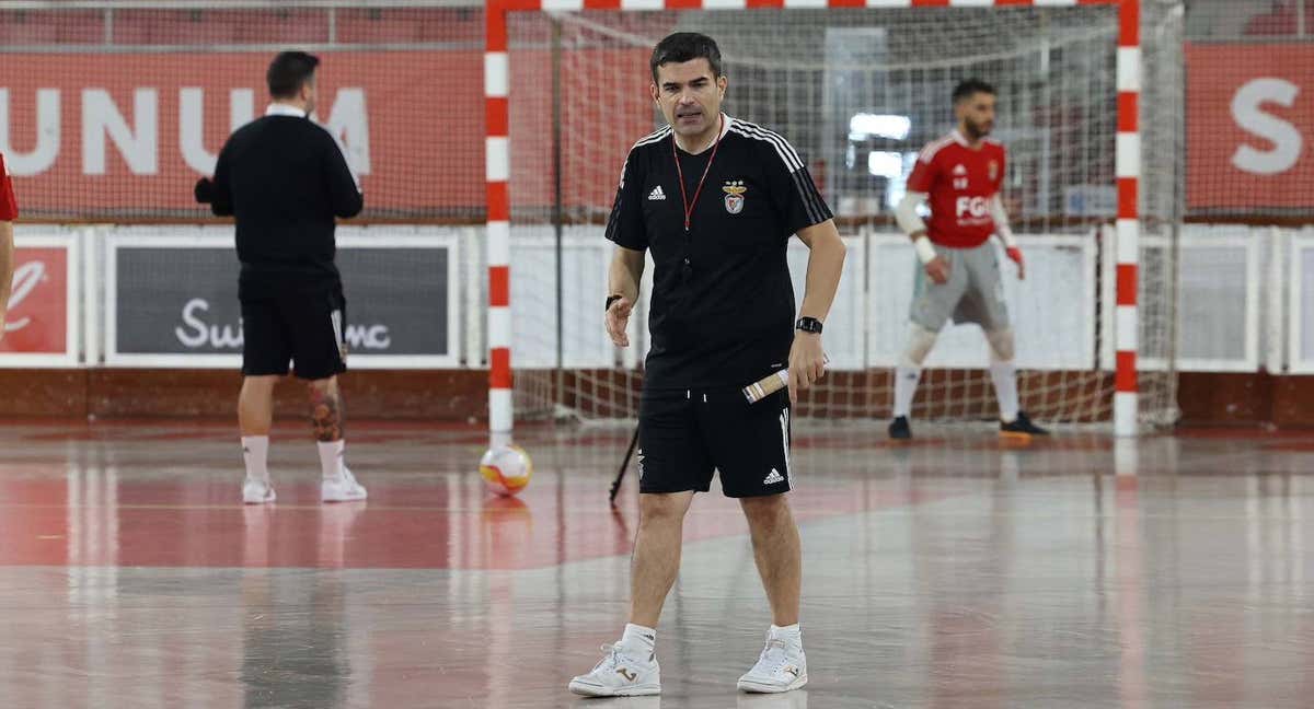 José María Pazos, Pulpis, durante un entrenamiento con el Benfica.