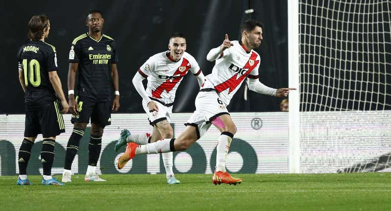Santi Comesaña celebra su gol ante el Real Madrid esta temporada.