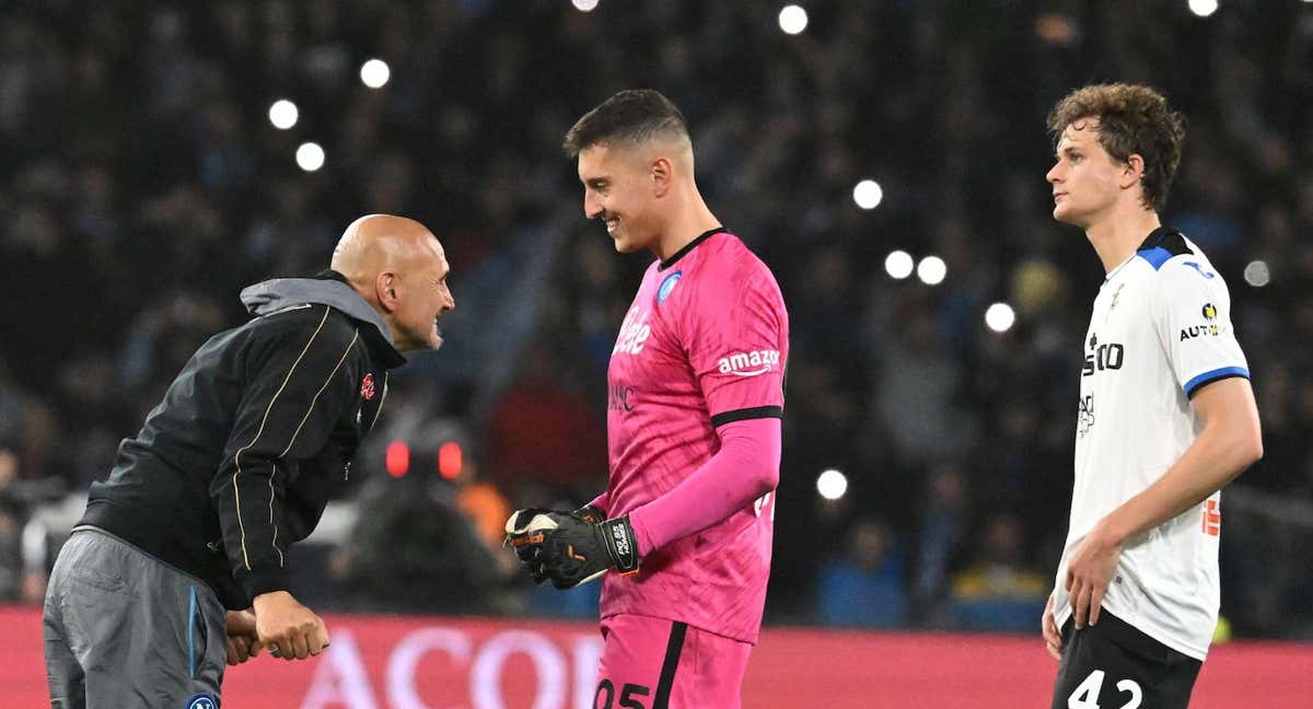 Gollini y Spalletti celebran la última victoria en liga.