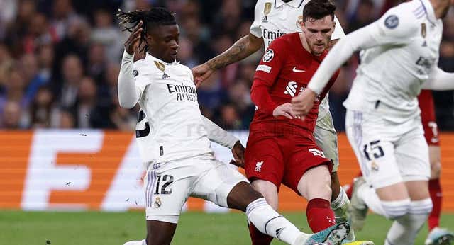 Camavinga y Kroos ponen a prueba el nivel de Tchouameni